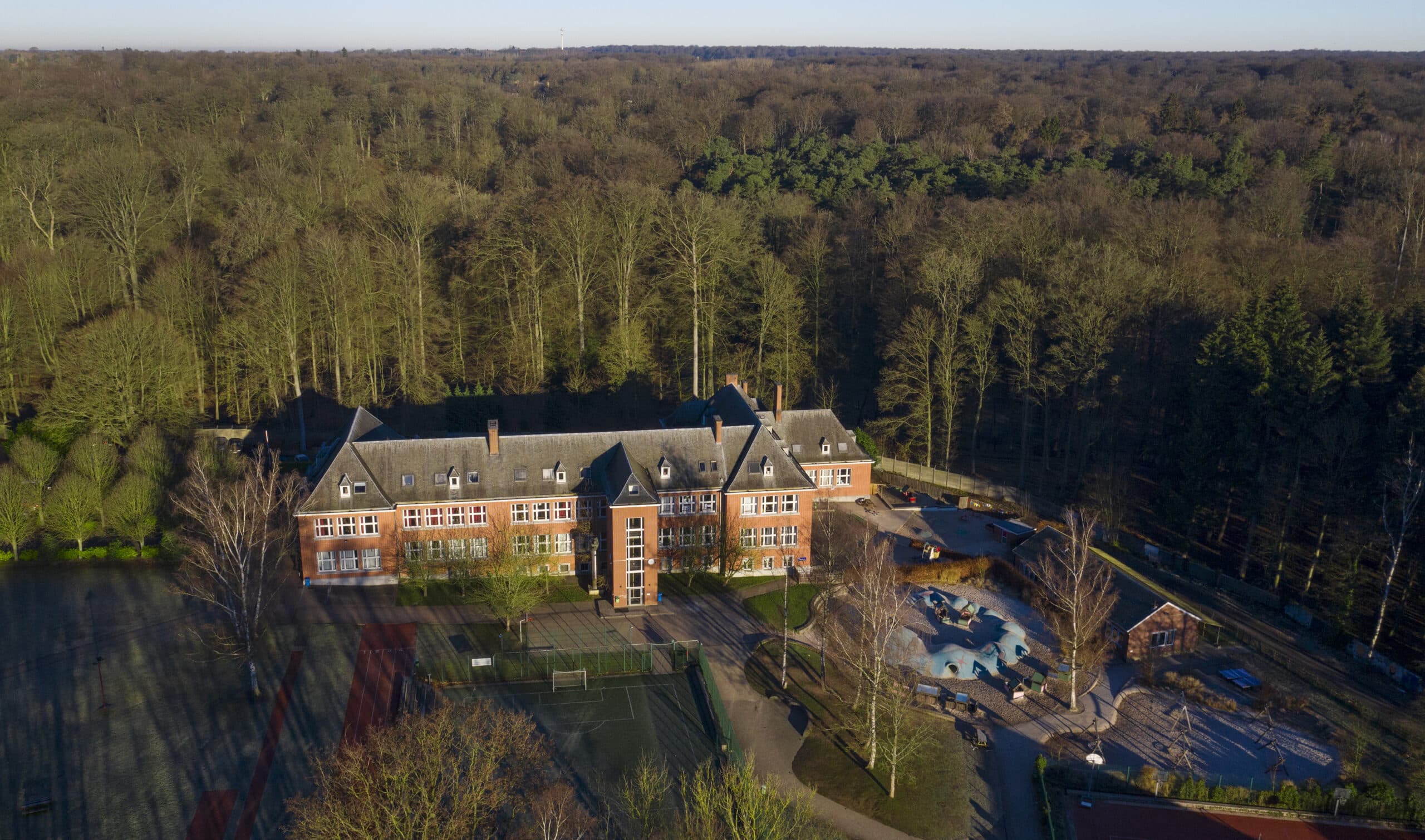 Drone picture of the European school in Waterloo